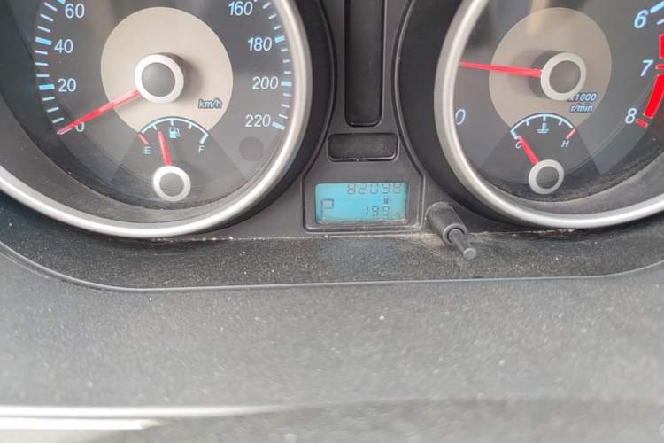 Used Buick Excelle 2013 1.5L Automatic Classic Model Odometer Close Up