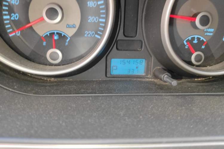 Used Buick Excelle 2013 1.5L Automatic Classic Model Odometer Close Up