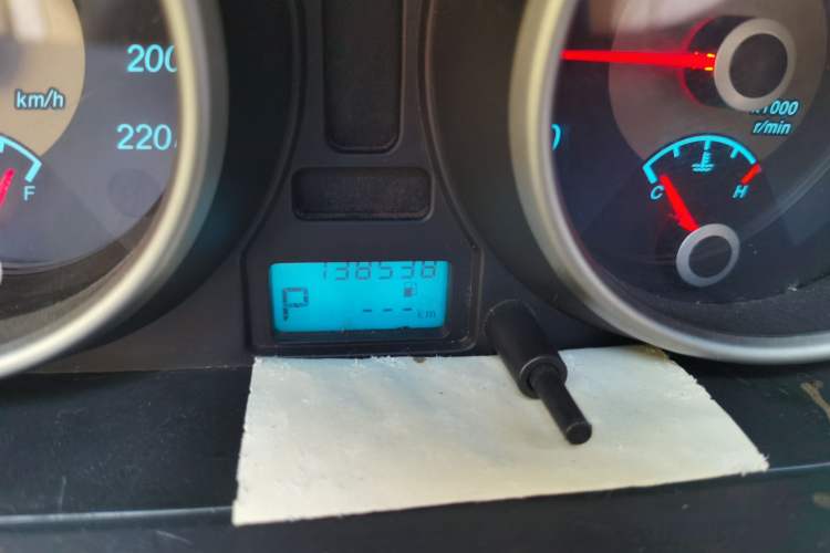 Used Buick Excelle 2013 1.5L Automatic Classic Model Odometer Close Up