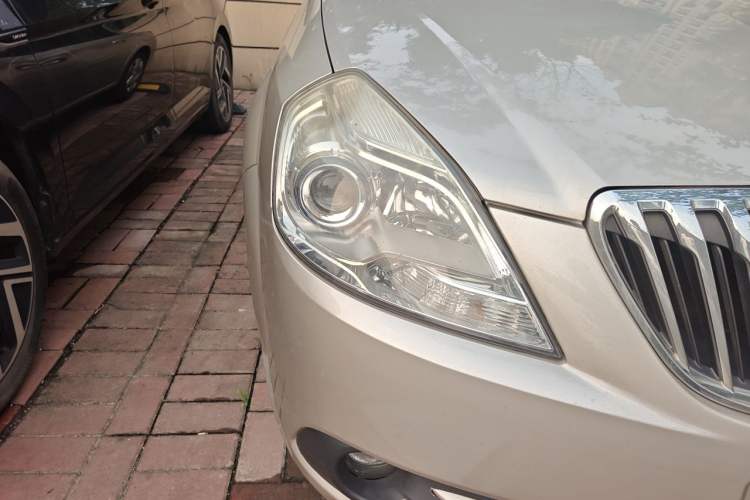 Used Buick Excelle 2013 1.5L Manual Classic Model Right Front Headlight