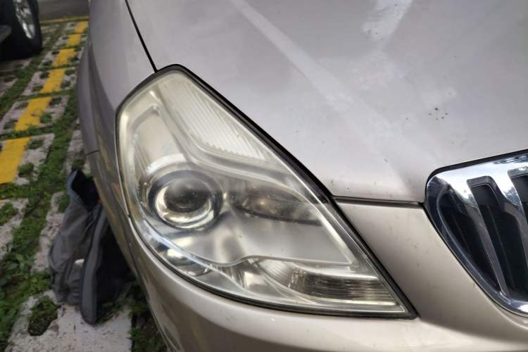 Used Buick Excelle 2013 1.5L Automatic Classic Model Right Front Headlight