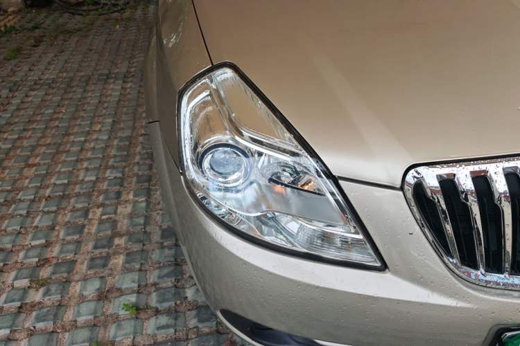Used Buick Excelle 2013 1.5L Automatic Classic Model Right Front Headlight
