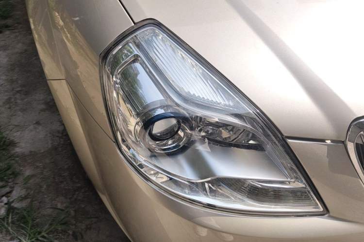Used Buick Excelle 2013 1.5L Manual Luxury Model Right Front Headlight