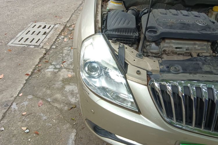 Used Buick Excelle 2013 1.5L Automatic Classic Model Right Front Headlight
