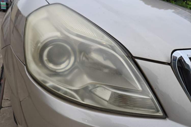Used Buick Excelle 2013 1.5L Automatic Classic Model Right Front Headlight
