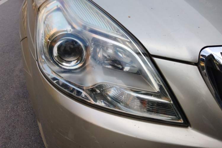 Used Buick Excelle 2013 1.5L Automatic Classic Model Right Front Headlight