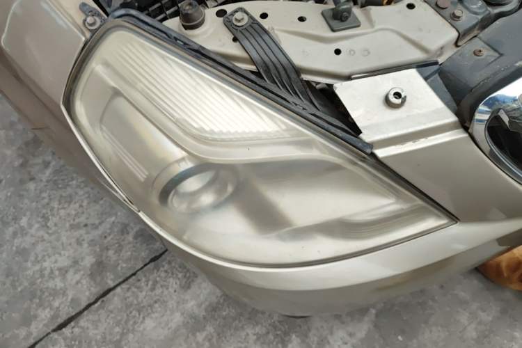 Used Buick Excelle 2013 1.5L Automatic Classic Model Right Front Headlight