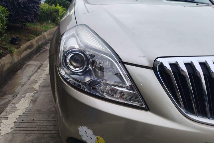 Used Buick Excelle 2013 1.5L Automatic Classic Model Right Front Headlight