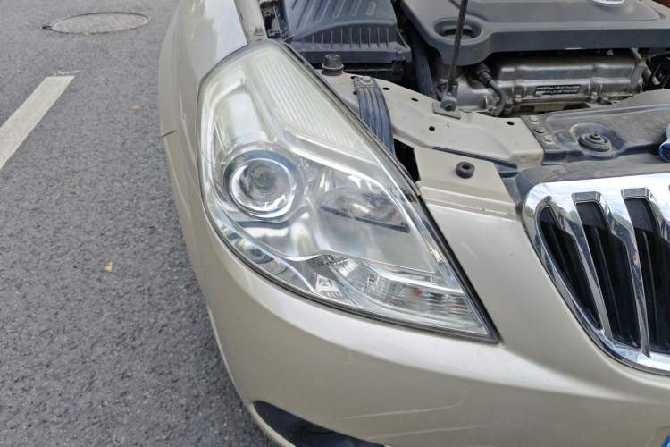 Used Buick Excelle 2013 1.5L Automatic Classic Model Right Front Headlight