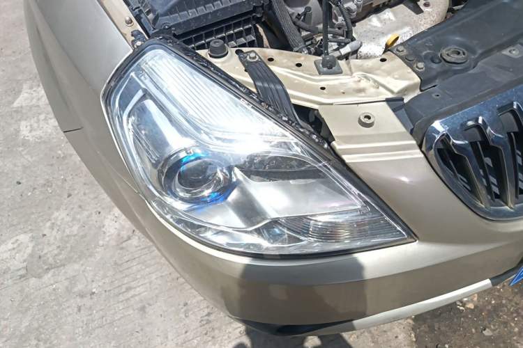 Used Buick Excelle 2013 1.5L Manual Classic Model Right Front Headlight