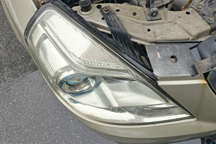 Used Buick Excelle 2013 1.5L Manual Classic Model Right Front Headlight