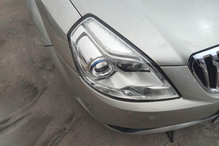 Used Buick Excelle 2013 1.5L Automatic Classic Model Right Front Headlight