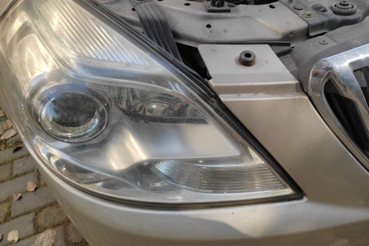 Used Buick Excelle 2013 1.5L Automatic Classic Model Right Front Headlight