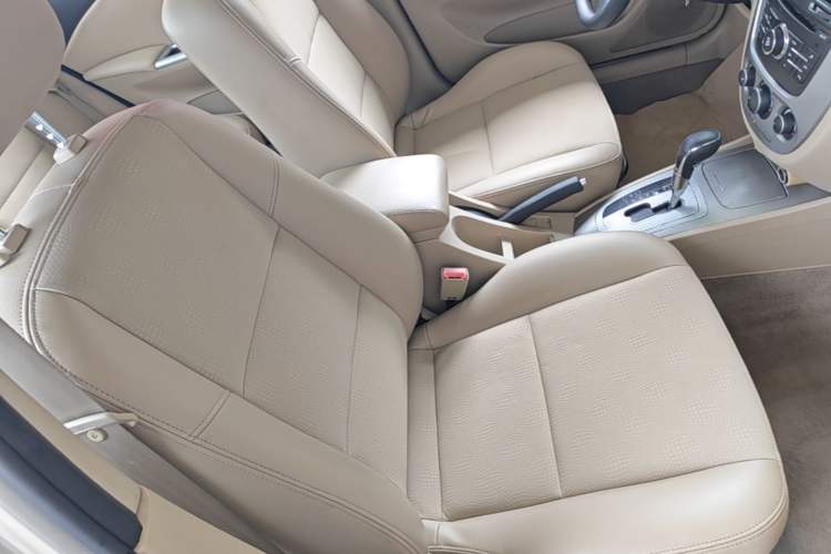 Used Buick Excelle 2013 1.5L Automatic Classic Model Right Front Seat