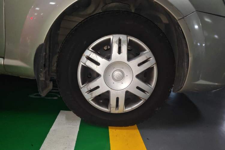 Used Buick Excelle 2013 1.5L Automatic Classic Model Right Front Wheel Hub