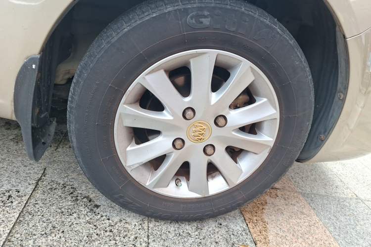 Used Buick Excelle 2013 1.5L Automatic Classic Model Right Front Wheel Hub