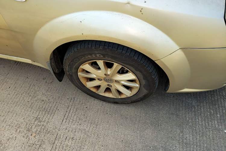 Used Buick Excelle 2013 1.5L Automatic Classic Model Right Front Wheel Hub