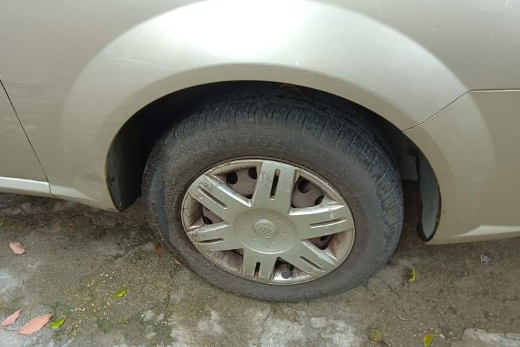 Used Buick Excelle 2013 1.5L Automatic Classic Model Right Front Wheel Hub