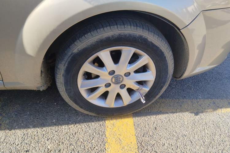 Used Buick Excelle 2013 1.5L Automatic Classic Model Right Front Wheel Hub