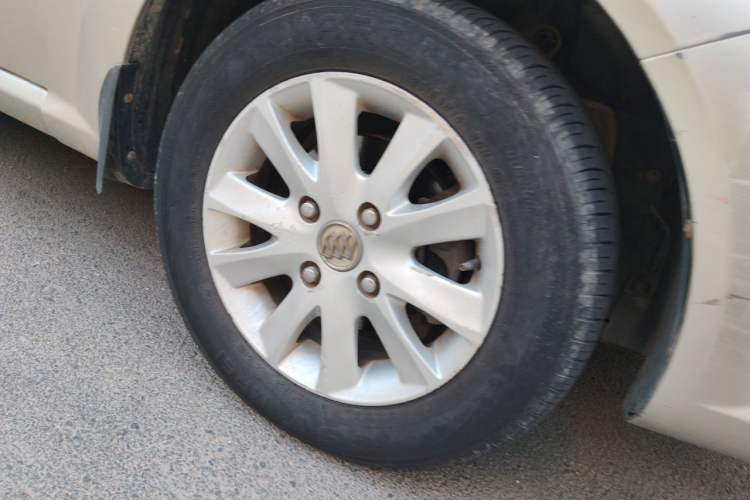 Used Buick Excelle 2013 1.5L Automatic Classic Model Right Front Wheel Hub
