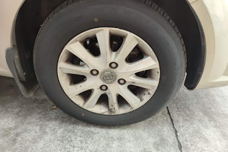Used Buick Excelle 2013 1.5L Automatic Classic Model Right Front Wheel Hub