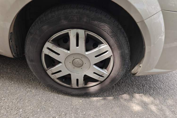 Used Buick Excelle 2013 1.5L Automatic Classic Model Right Front Wheel Hub
