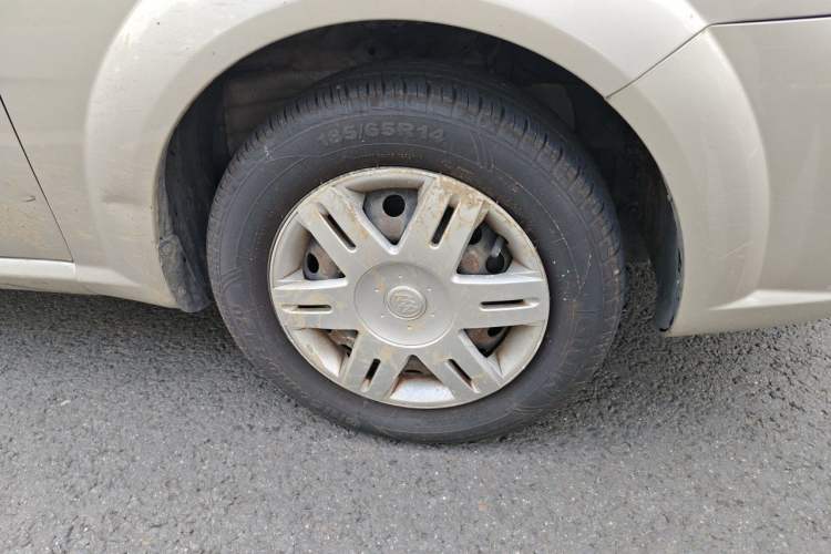 Used Buick Excelle 2013 1.5L Automatic Classic Model Right Front Wheel Hub