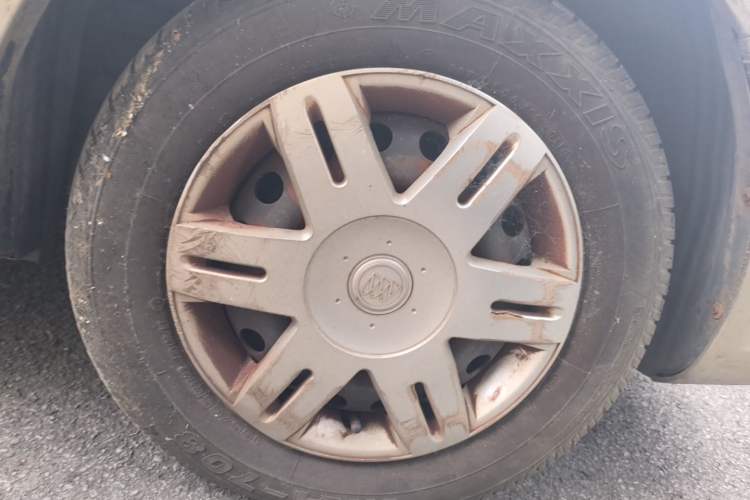 Used Buick Excelle 2013 1.5L Automatic Classic Model Right Front Wheel Hub