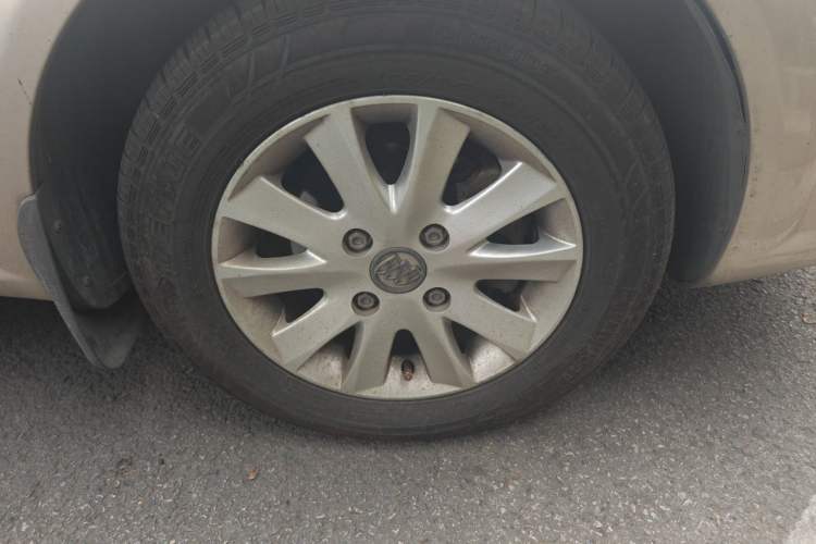 Used Buick Excelle 2013 1.5L Manual Luxury Model Right Front Wheel Hub