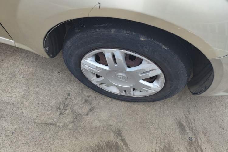 Used Buick Excelle 2013 1.5L Automatic Classic Model Right Front Wheel Hub