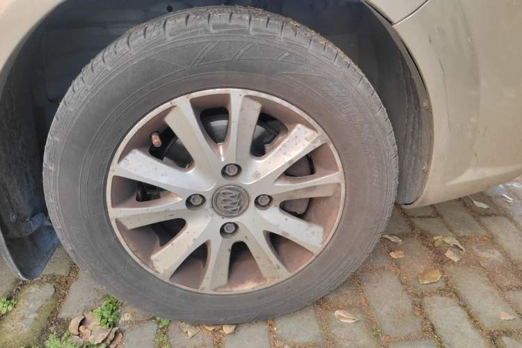 Used Buick Excelle 2013 1.5L Automatic Classic Model Right Front Wheel Hub