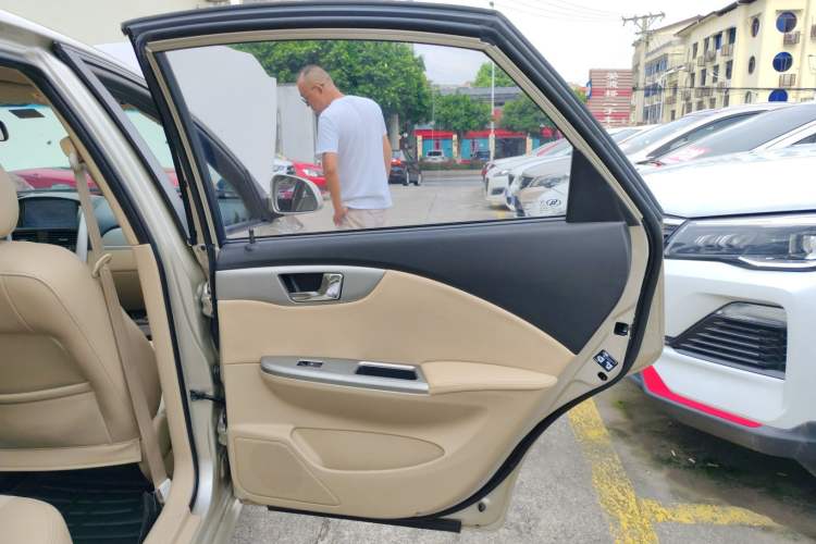 Used Buick Excelle 2013 1.5L Automatic Classic Model Right Rear Door Interior
