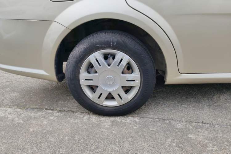 Used Buick Excelle 2013 1.5L Automatic Classic Model Right Rear Wheel Hub