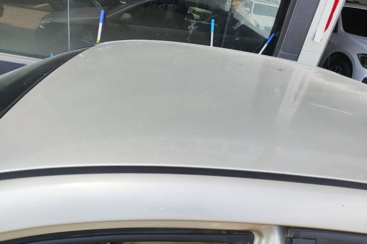 Used Buick Excelle 2013 1.5L Automatic Classic Model Roof