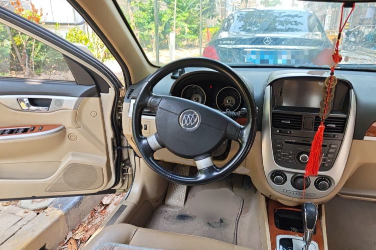 Used Buick Excelle 2013 1.5L Automatic Luxury Model Steering Wheel