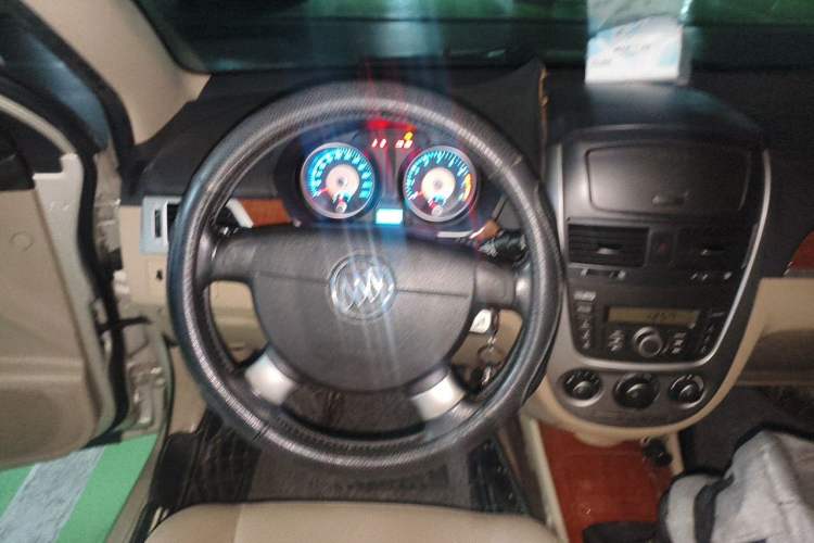 Used Buick Excelle 2013 1.5L Manual Luxury Model Steering Wheel