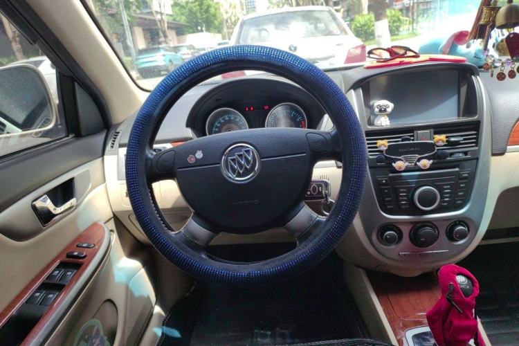 Used Buick Excelle 2013 1.5L Automatic Luxury Model Steering Wheel