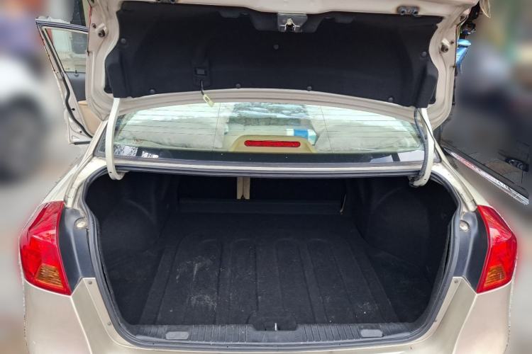 Used Buick Excelle 2013 1.5L Automatic Classic Model Trunk