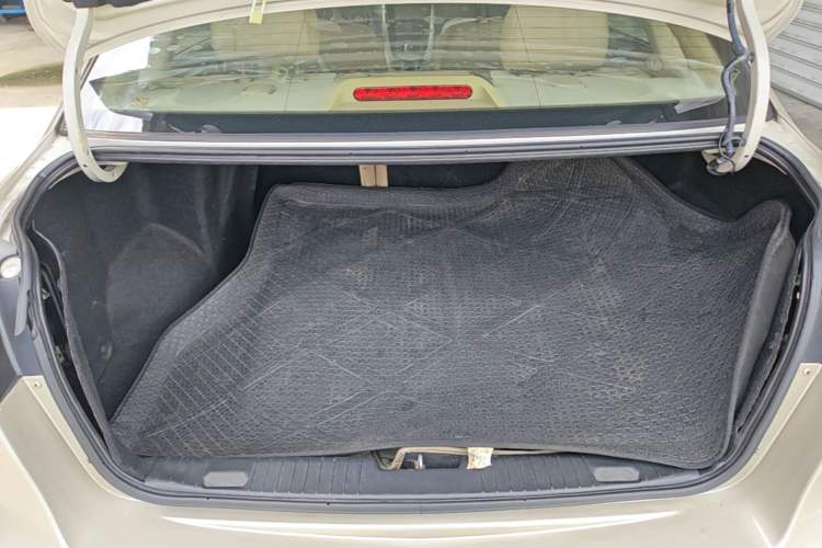 Used Buick Excelle 2013 1.5L Automatic Classic Model Trunk