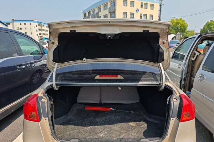 Used Buick Excelle 2013 1.5L Manual Classic Model Trunk