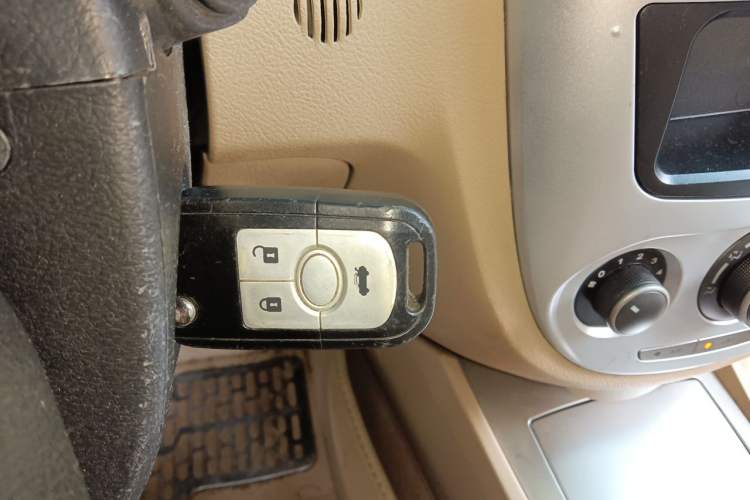 Used Buick Excelle 2013 1.5L Automatic Classic Model Vehicle Key
