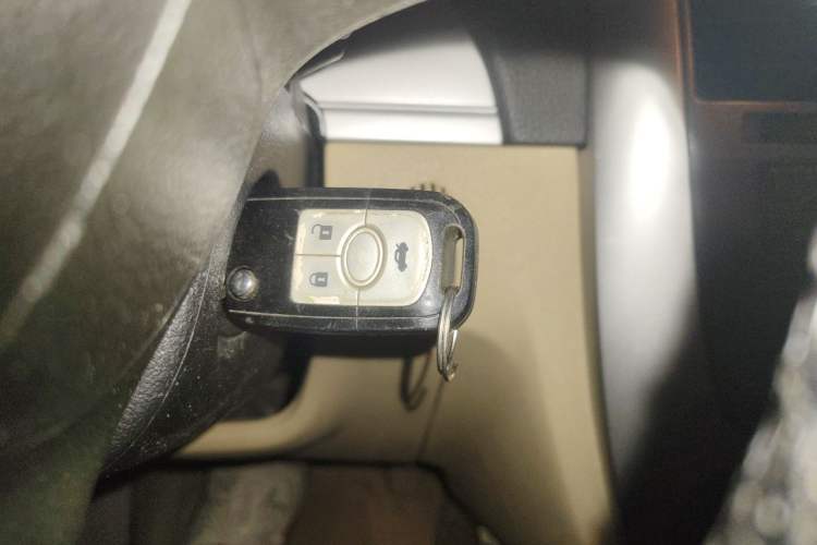 Used Buick Excelle 2013 1.5L Automatic Classic Model Vehicle Key