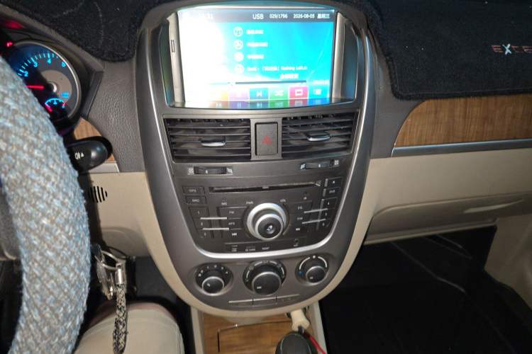 Used Buick Excelle 2015 1.5L Automatic Classic Model Audio And AC Panel