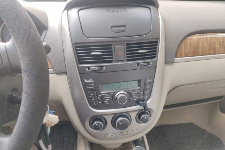 Used Buick Excelle 2015 1.5L Automatic Classic Model Audio And AC Panel