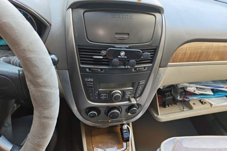 Used Buick Excelle 2015 1.5L Manual Luxury Model Audio And AC Panel