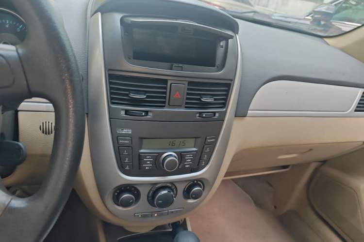 Used Buick Excelle 2015 1.5L Automatic Classic Model Audio And AC Panel