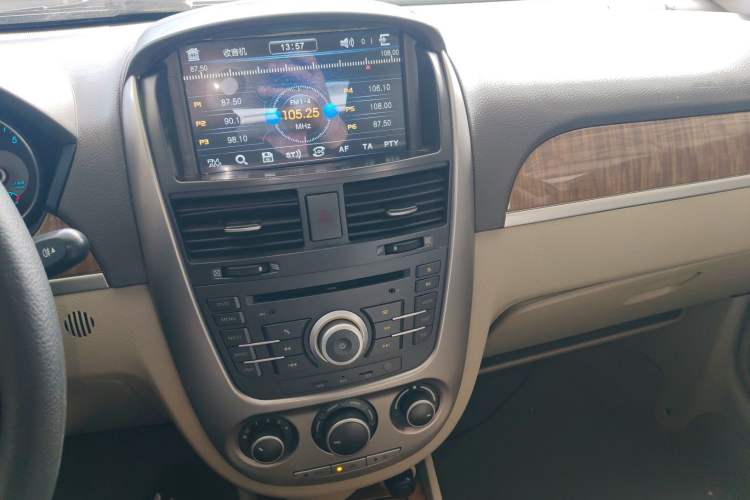 Used Buick Excelle 2015 1.5L Manual Classic Trim Audio And AC Panel
