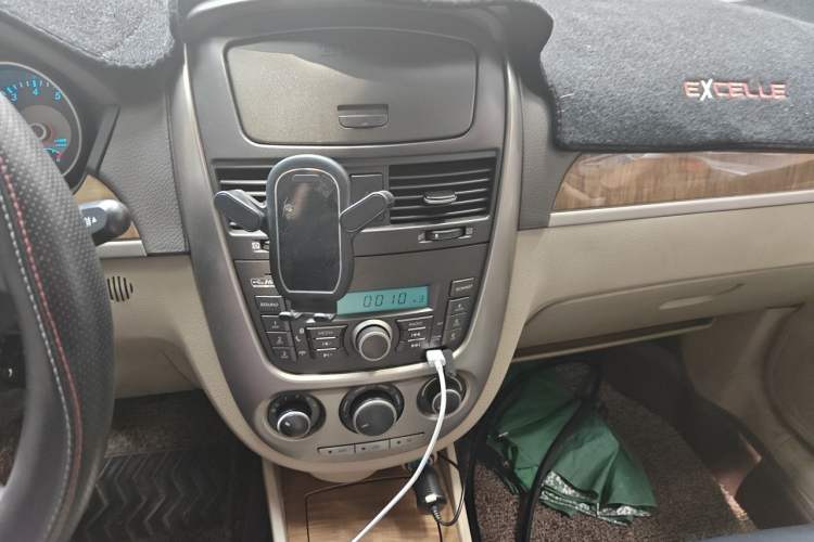 Used Buick Excelle 2015 1.5L Manual Classic Trim Audio And AC Panel