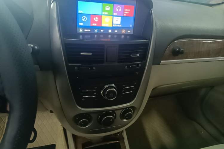 Used Buick Excelle 2015 1.5L Manual Classic Trim Audio And AC Panel