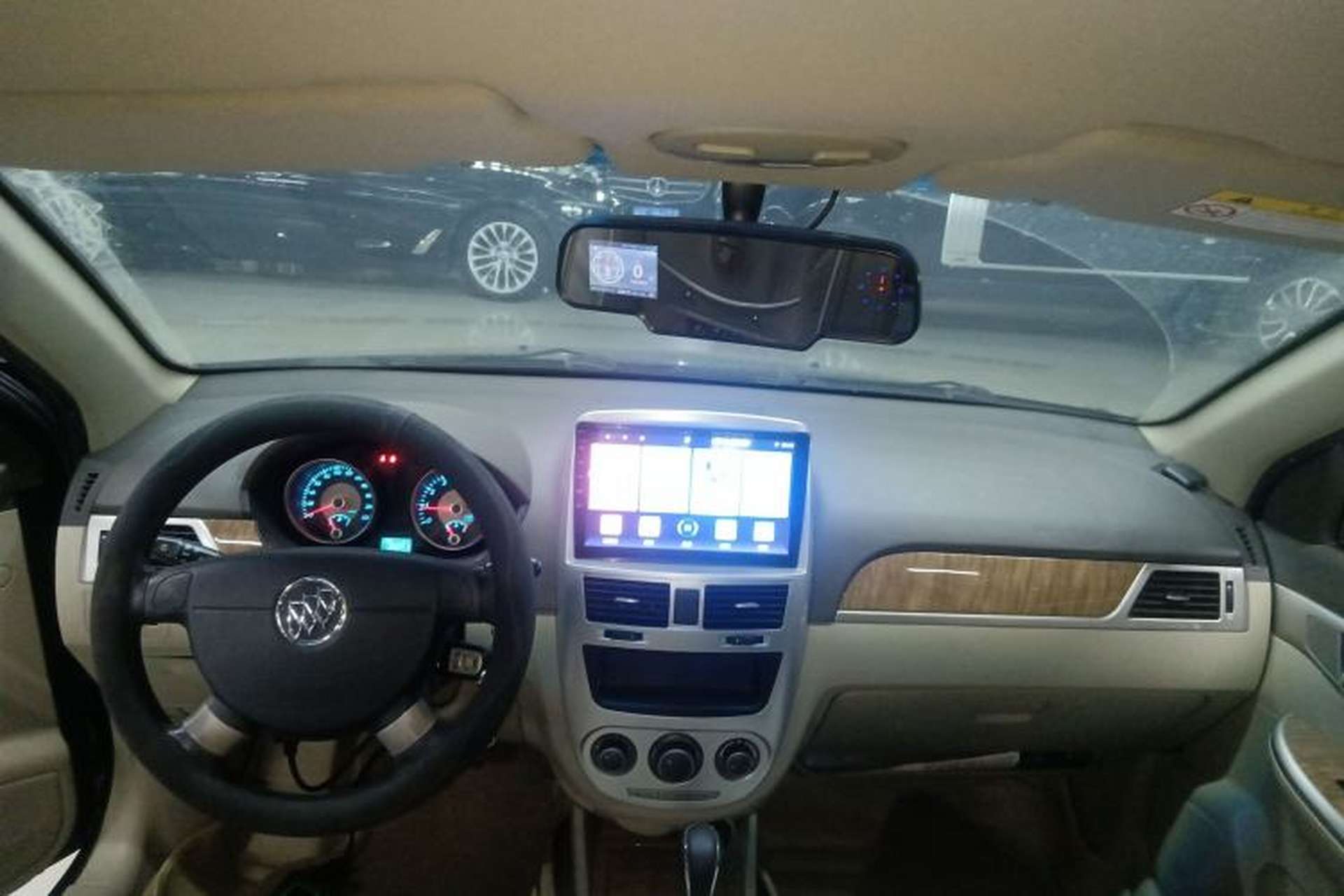 Used Buick Excelle 2015 1.5L Automatic Classic Model Center Console